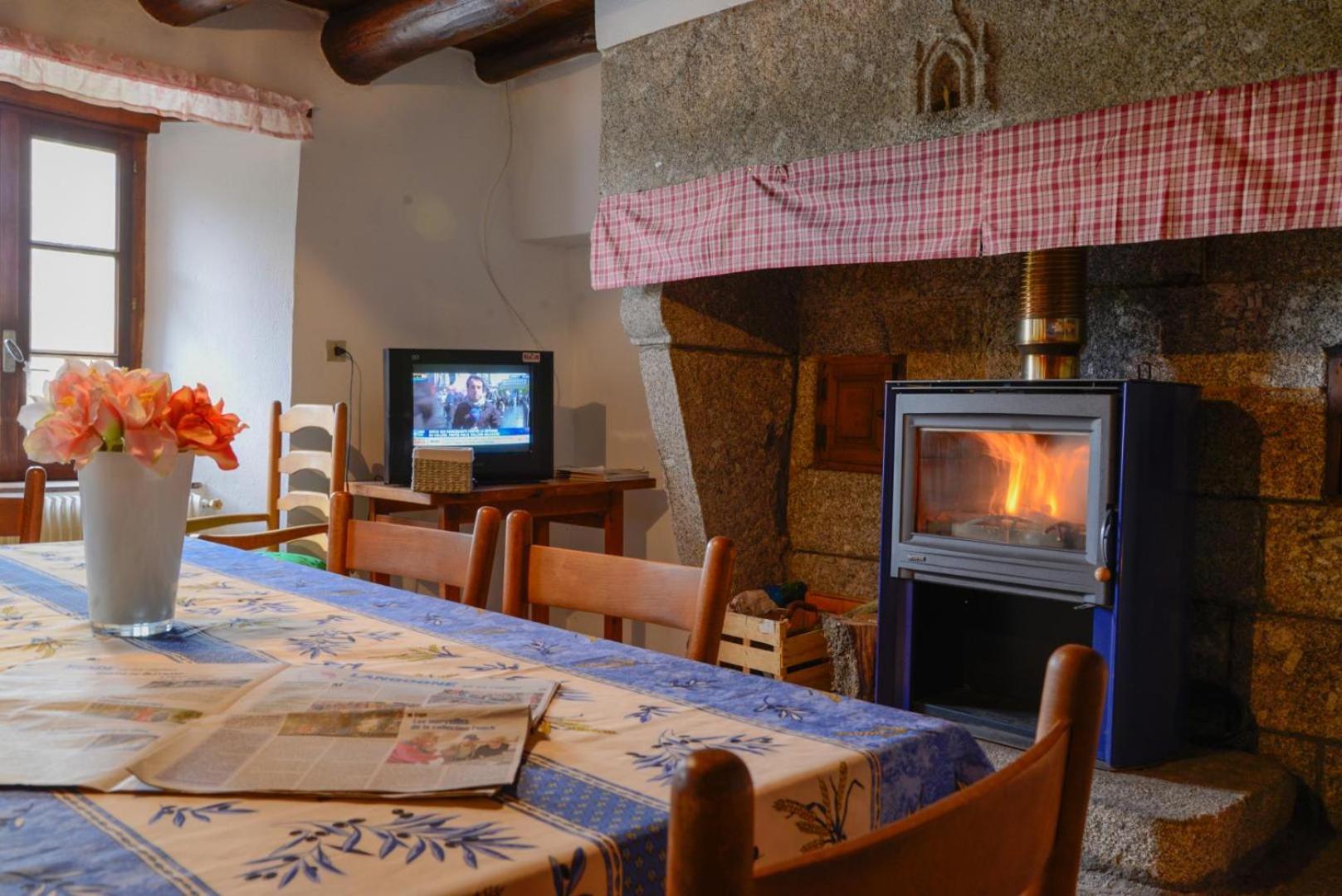 Gite Location 5/7 Pers A Grandviala La Chaze-de-Peyre Dış mekan fotoğraf